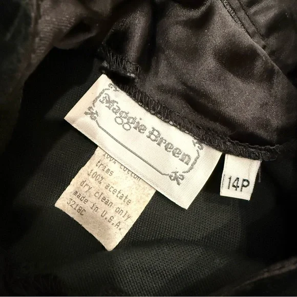 Vintage 80s Maggie Breen black velvet embellished sleeves dress 14P mini - Picture 7 of 13